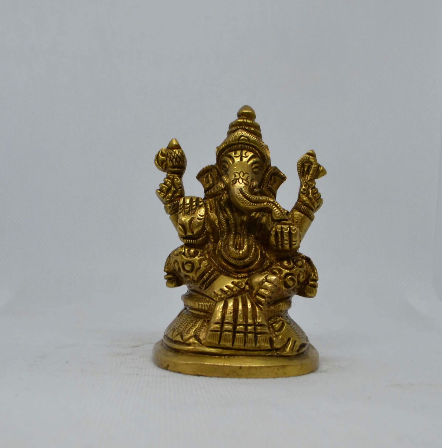 323-Ganesha  dunkelgold